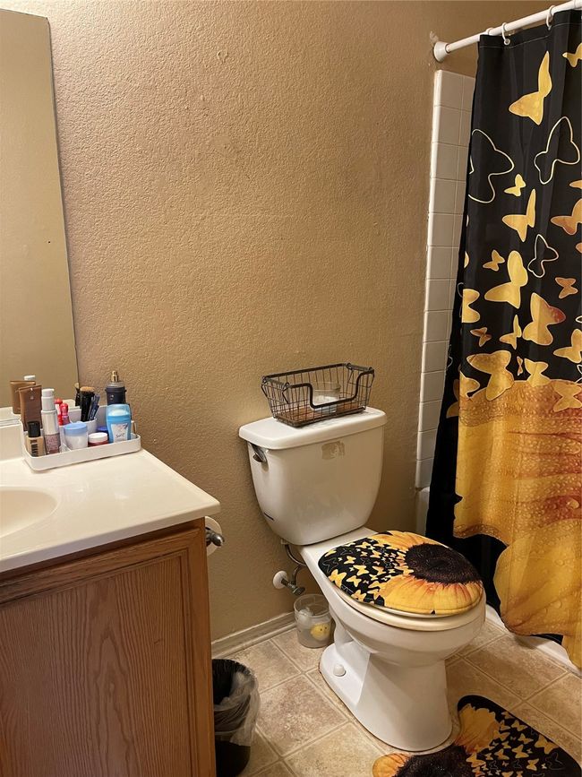 Full bathroom, vanity, and a shower / bathtub combo | Image 12