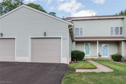 1900 Lillian Rd, Stow, OH, 44224-2527 | Card Image