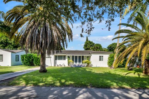 125 Nw 100th Ter, Miami Shores, FL, 33150-1209 | Card Image