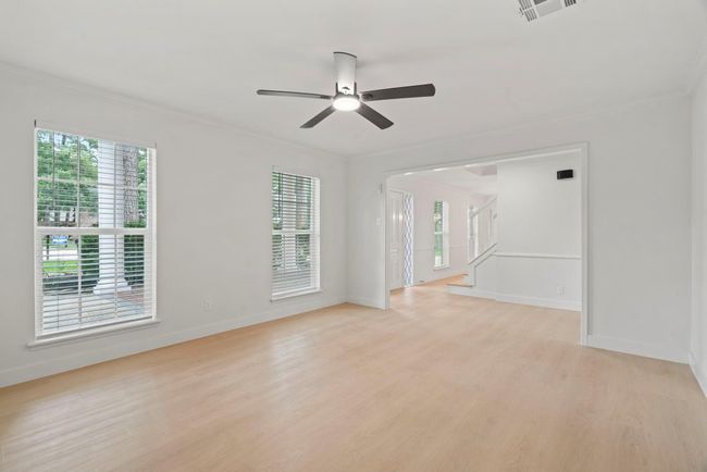 8215 Twining Oaks Ln, House other with 5 bedrooms, 4 bathrooms and 3 parking in Spring TX | Image 4