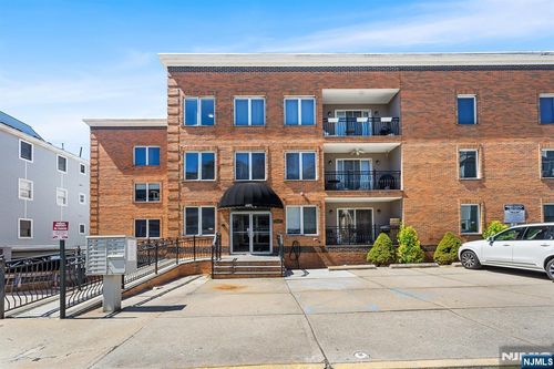 4401 Smith Ave, North Bergen, NJ, 07047-2781 | Card Image