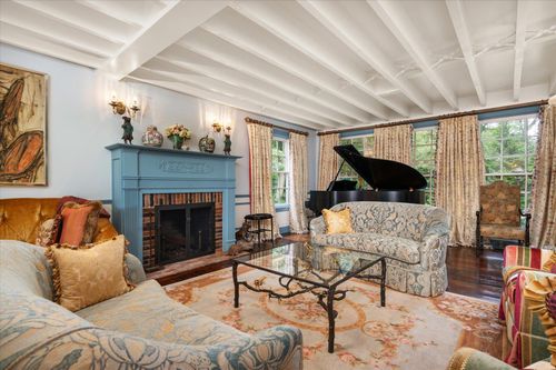 4 Clock Tower Ln, Old Westbury, NY, 11568-1004 | Card Image