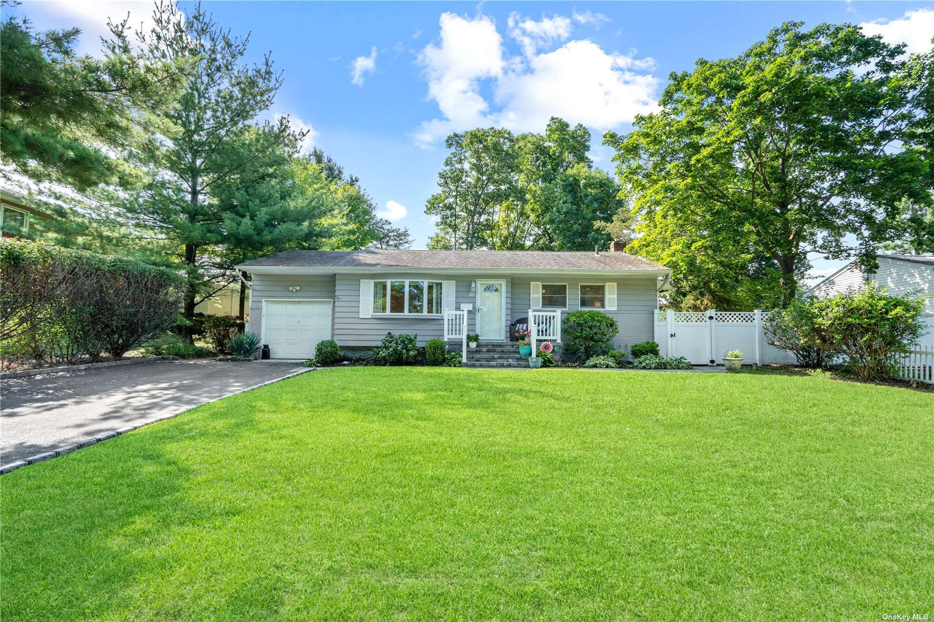 Genesee Dr, Commack, NY 11725
