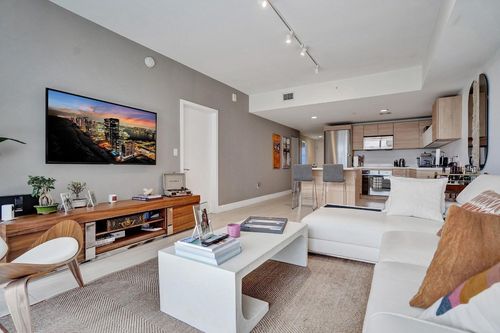 1518-16385 Biscayne Blvd, Aventura, FL, 33160-5450 | Card Image