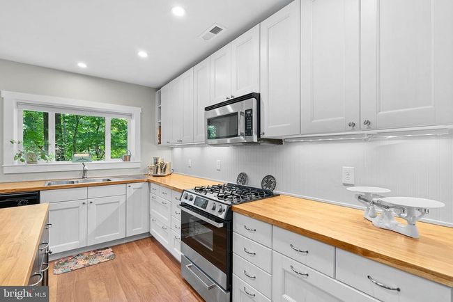 622 Timber Ln, House other with 3 bedrooms, 2 bathrooms and null parking in BLUEMONT VA | Image 16
