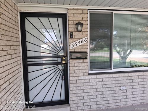 36466 Arlene Dr, Sterling Heights, MI, 48310-4305 | Card Image