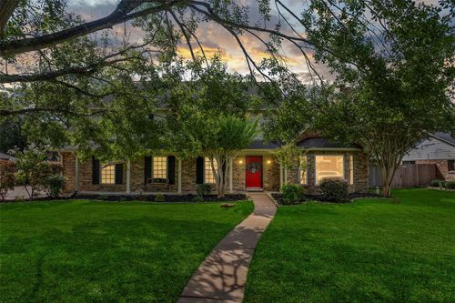 1104 Glenshannon Ave, Friendswood, TX, 77546-5338 | Card Image