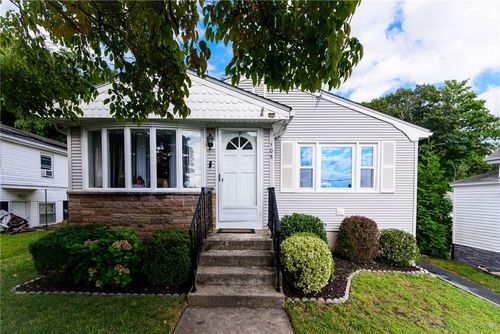 105 Walnut Street, Johnston, RI, 02919 | Card Image