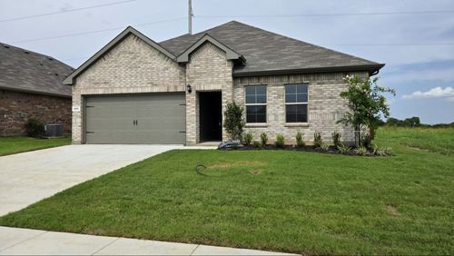 240 Kinley St, Grandview, TX, 76050-2233 | Card Image