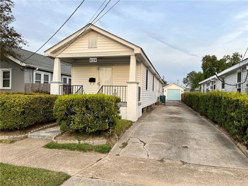 629 Bellanger St, Harvey, LA, 70058-2743 | Card Image