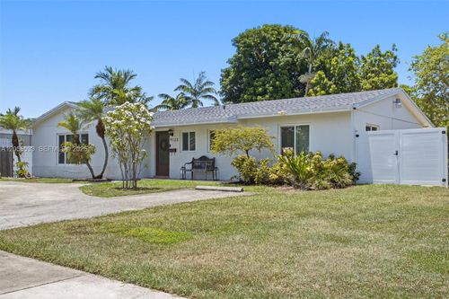 9123 Sw 181st St, Palmetto Bay, FL, 33157-5933 | Card Image