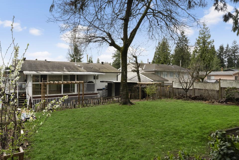 13157 99 Avenue, House other with 6 bedrooms, 2 bathrooms and 4 parking in Surrey BC | Image 30