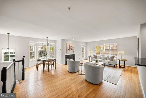122-4311 Chariot Ct, FAIRFAX, VA, 22030-7950 | Card Image