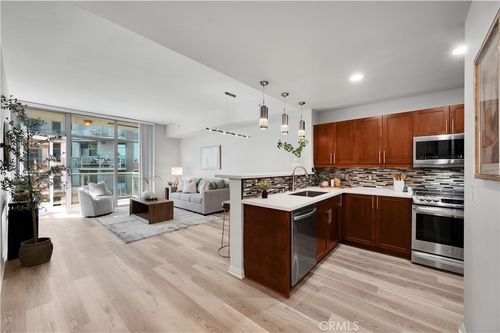 501-206 Park Blvd, San Diego, CA, 92101-7449 | Card Image