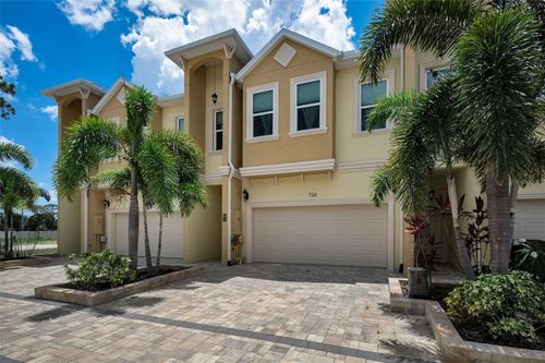 726 Grand Cypress Ln, TARPON SPRINGS, FL, 34689-6832 | Card Image