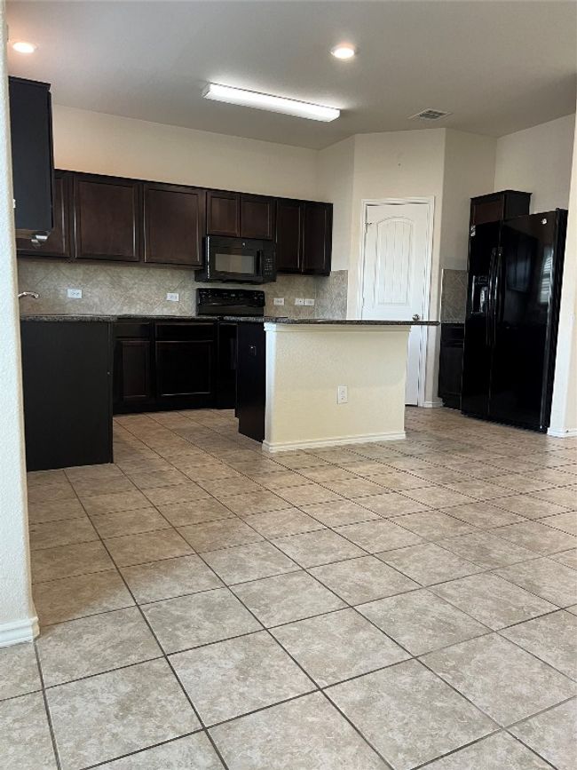 9B - 275 Circle Way Loop, House other with 3 bedrooms, 3 bathrooms and null parking in Jarrell TX | Image 4