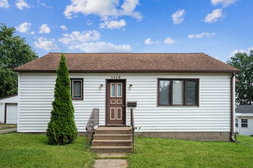 1113 S 6th St, Clinton, IA, 52732-5832 | Card Image