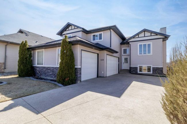 139 Isherwood Close, Home with 4 bedrooms, 3 bathrooms and 3 parking in Red Deer AB | Image 5