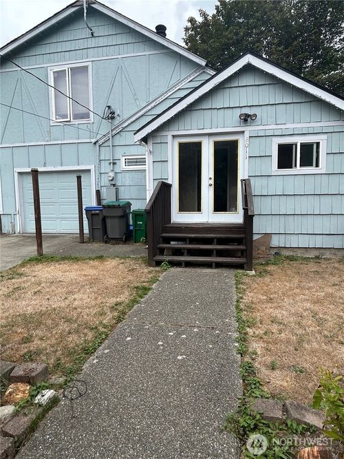 2011 Taft Ave, Bremerton, WA, 98312-2915 | Card Image
