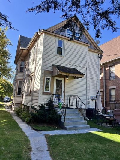 3002 W Kilbourn Avenue, House other with 4 bedrooms, 2 bathrooms and null parking in MILWAUKEE WI | Image 2