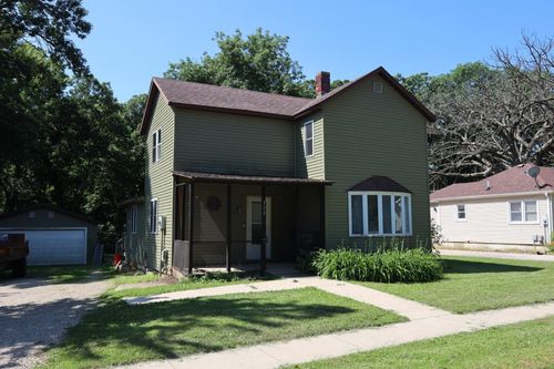 320 W 5th Ave N, Estherville, IA, 51334-1221 | Card Image