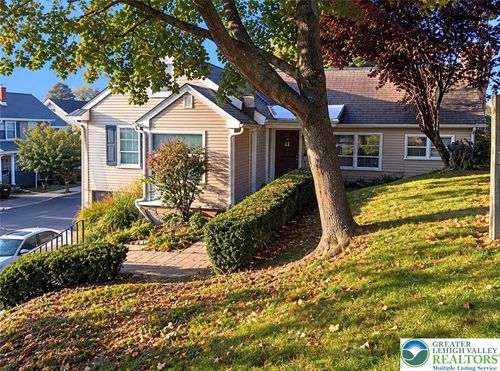 1213 Stanley Ave, Fountain Hill, PA, 18015-4018 | Card Image