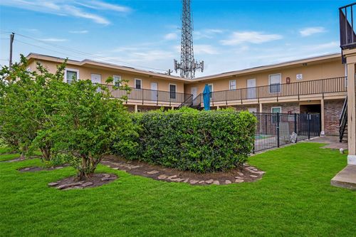17-107 E Willowick Avenue, Friendswood, TX, 77546 | Card Image