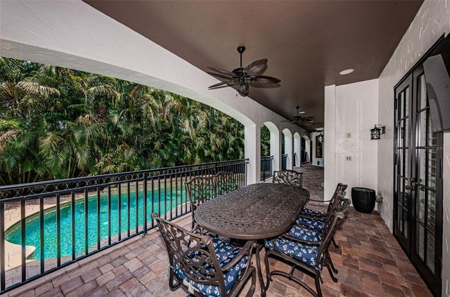 147 Bay Point Dr Ne, House other with 4 bedrooms, 4 bathrooms and null parking in St Petersburg FL | Image 17