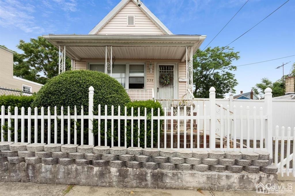 Alpine St, Perth Amboy, NJ 08861