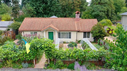 16532 21st Ave Ne, Shoreline, WA, 98155-6105 | Card Image