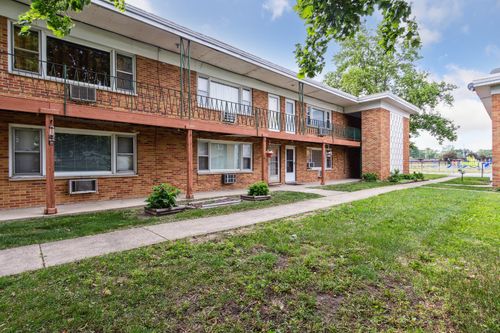 apt-10-241 Northway Park Rd, Machesney Park, IL, 61115-2015 | Card Image