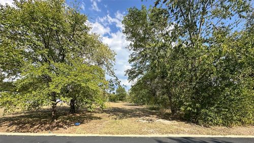 2208 B Pecan St, Bastrop, TX, 78602-1538 | Card Image