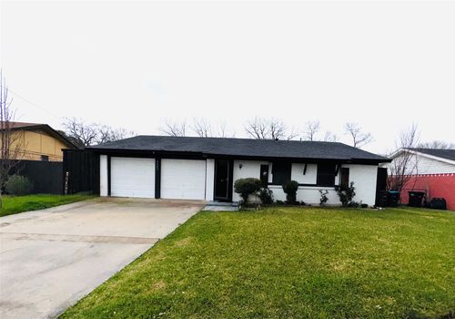 4621 Virgil St, Fort Worth, TX, 76119-2155 | Card Image