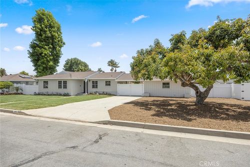 810 Linda Ave, La Habra, CA, 90631-2715 | Card Image