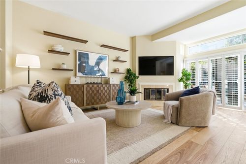 19281 Meadowood Cir, Huntington Beach, CA, 92648-5519 | Card Image