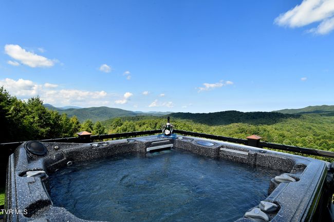 308 Walnut Mountain Farms Loop, House other with 4 bedrooms, 3 bathrooms and null parking in Roan Mountain TN | Image 4
