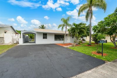 631 Nw 38th Pl, House other with 4 bedrooms, 2 bathrooms and null parking in Deerfield Beach FL | Image 1