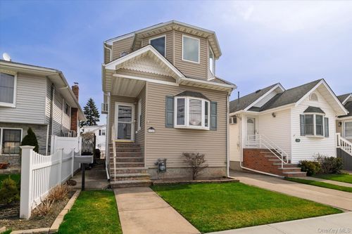 114 Lawson Ave, East Rockaway, NY, 11518-2327 | Card Image