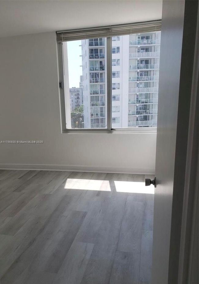 APT-702 - 1000 West Ave, Condo with 2 bedrooms, 2 bathrooms and null parking in Miami Beach FL | Image 12