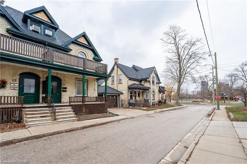 17 Hilda Pl, Kitchener, ON, N2G1K4 | Card Image