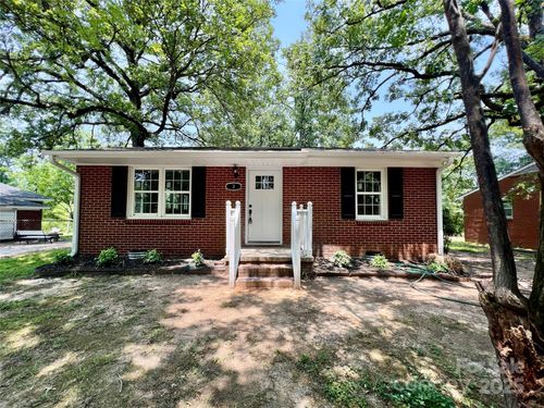 3 Hines St, Lancaster, SC, 29720-2818 | Card Image