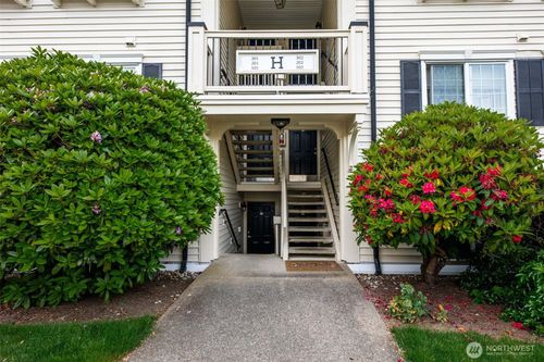 h301-12404 E Gibson Rd, Everett, WA, 98204-8669 | Card Image