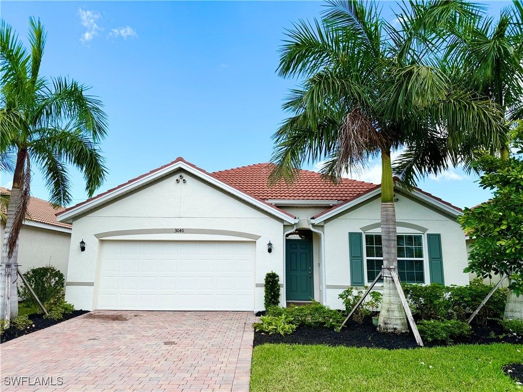 Royal Gardens Ave, Fort Myers, FL 33916