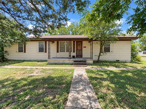 300 Elm S, Cameron, TX, 76520 | Card Image