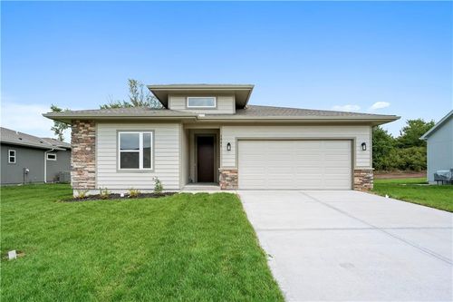 1490 N 162nd Ter, Basehor, KS, 66007-6808 | Card Image