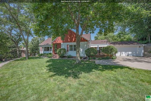 2400 E Solway St, Sioux City, IA, 51104-4008 | Card Image