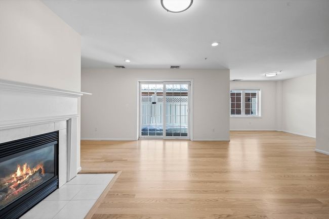 APT-20 - 7 Conant Rd, Condo with 2 bedrooms, 2 bathrooms and 1 parking in Winchester MA | Image 7