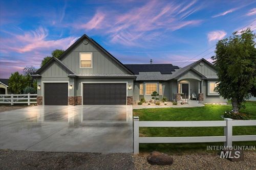 2439 S Happy Valley Rd, Nampa, ID, 83686-8637 | Card Image