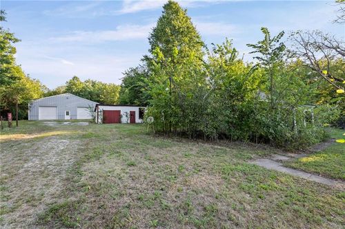 39041 Railroad Ave, Osawatomie, KS, 66064-6159 | Card Image