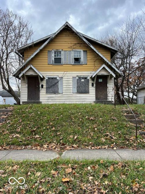 2321 Fairview St, Anderson, IN, 46016-5049 | Card Image